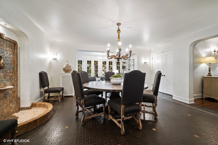 111 Robsart Road Kenilworth, IL 60043 - Photo 17 of 49 a view of a dining room with furniture and wooden floor