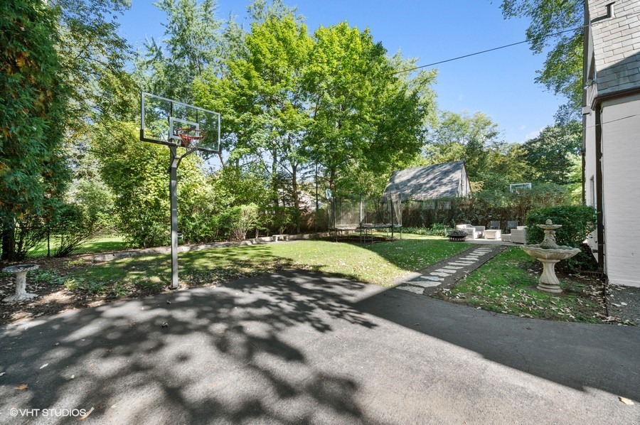 111 Robsart Road Kenilworth, IL 60043 - Photo 49 of 49 a view of a park with large trees