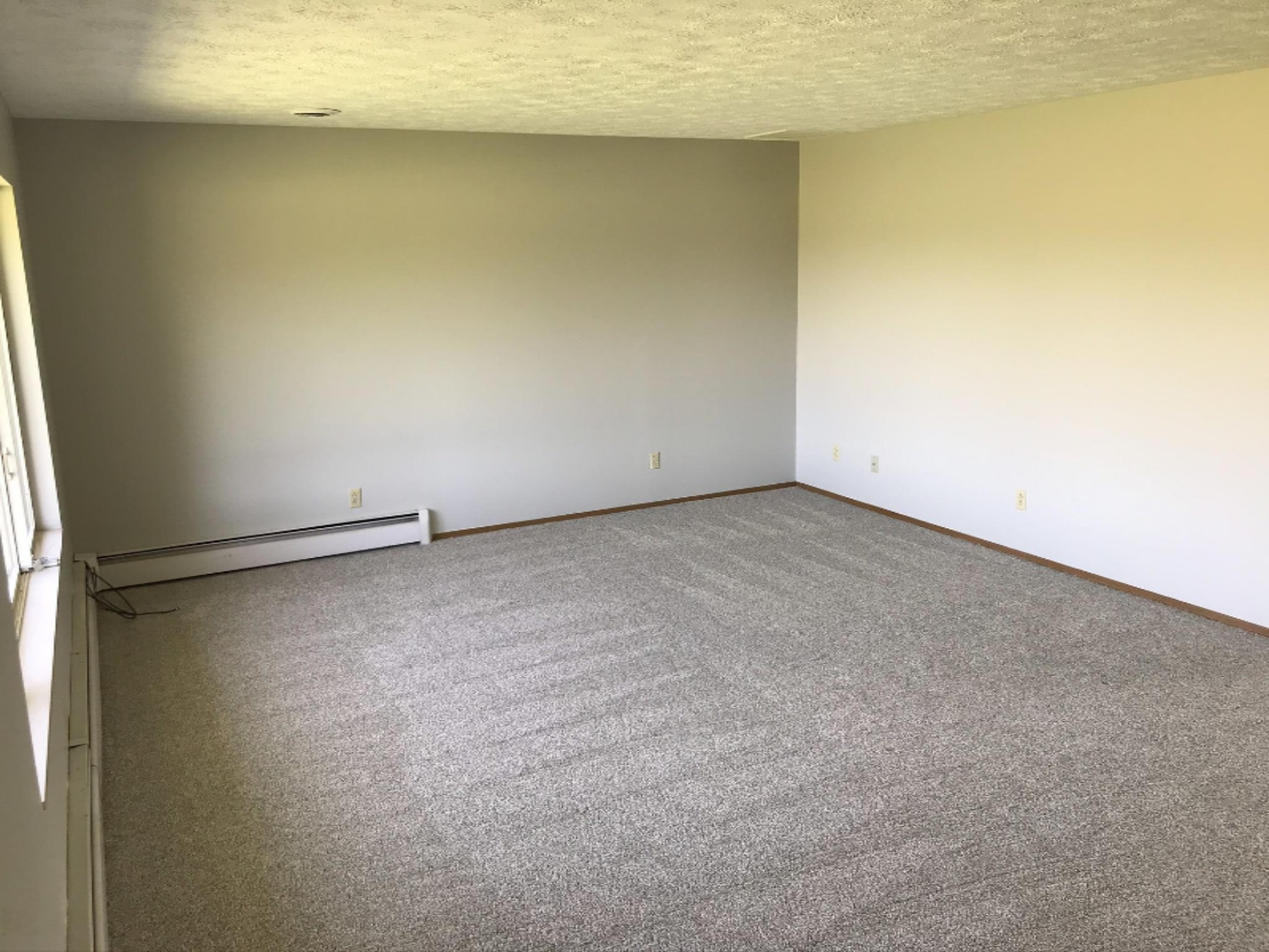 4804 East River Road Buchanan, MI 49107 - Photo 5 of 29 Living-room