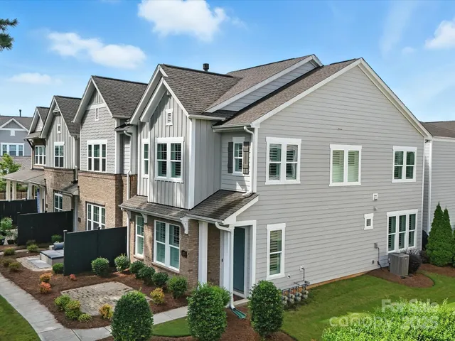 $699,000 | 10026 Wayfair Meadow Court, Charlotte, NC 28277