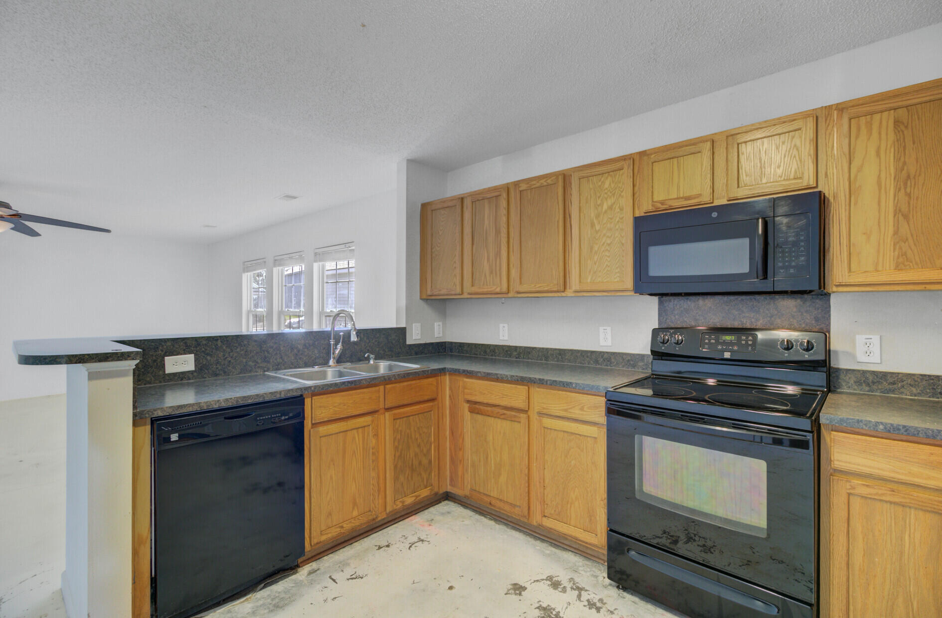 336 Briarbend Road Goose Creek, SC 29445 - Photo 10 of 28 11_11_mls