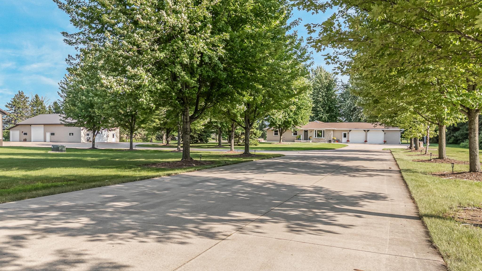 W2221 County Rd Uu Appleton, WI 54913 - Photo 2 of 53 Gallery Image 2