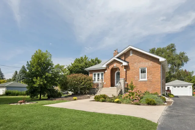 $425,000 | 108 West Naperville Road, Westmont, IL 60559