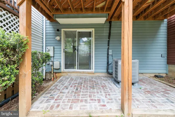 $2,900 | 6631 Rockleigh Way, Alexandria, VA 22315