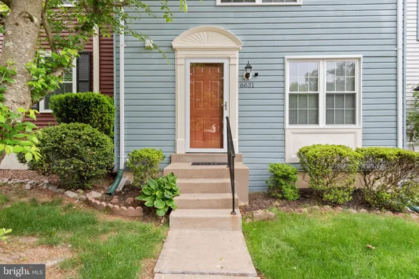 $2,900 | 6631 Rockleigh Way, Alexandria, VA 22315
