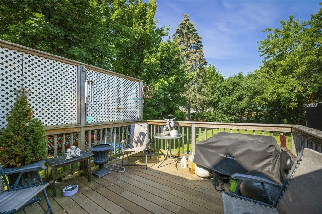 41 Endicott Street Danvers, MA 01923 - Photo 12 of 34