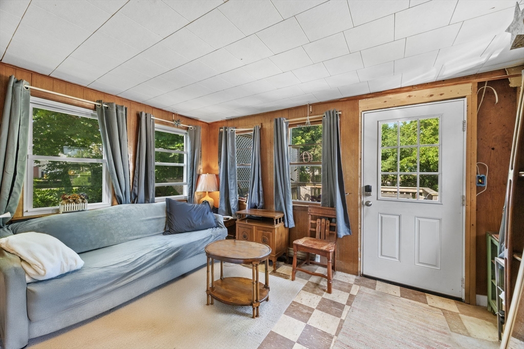 41 Endicott Street Danvers, MA 01923 - Photo 14 of 34