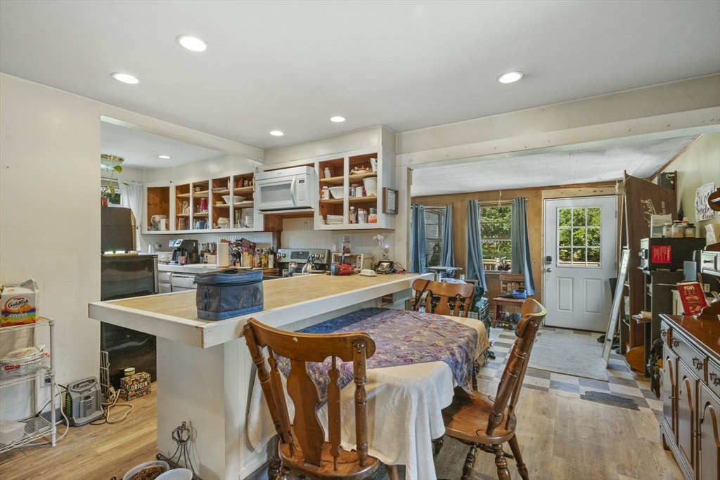 41 Endicott Street Danvers, MA 01923 - Photo 17 of 34