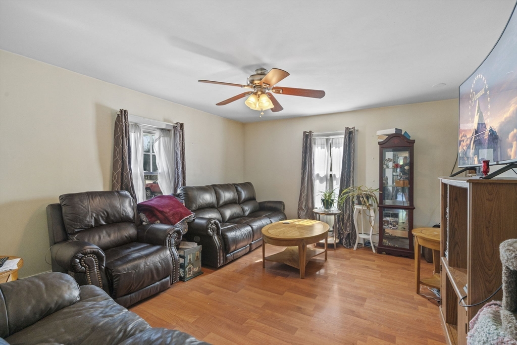 41 Endicott Street Danvers, MA 01923 - Photo 24 of 34