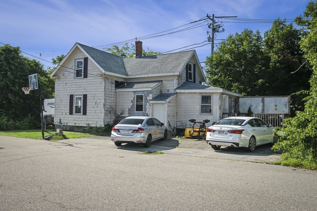 41 Endicott Street Danvers, MA 01923 - Photo 9 of 34