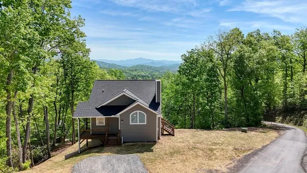$374,000 | 296 Peaks Drive, Hayesville, NC 28904