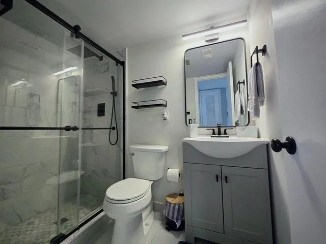 $229,000 | 4500 North Federal Highway, Unit 303, Lighthouse Point, FL 33064