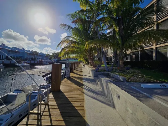 $229,000 | 4500 North Federal Highway, Unit 303, Lighthouse Point, FL 33064