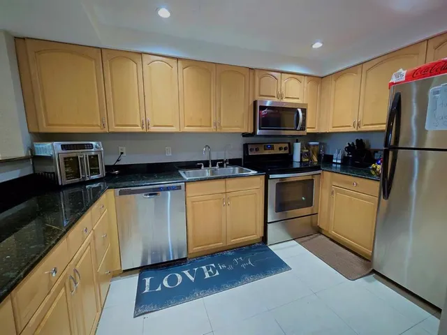 $229,000 | 4500 North Federal Highway, Unit 303, Lighthouse Point, FL 33064