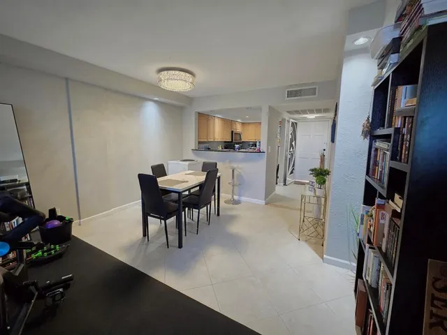 $229,000 | 4500 North Federal Highway, Unit 303, Lighthouse Point, FL 33064