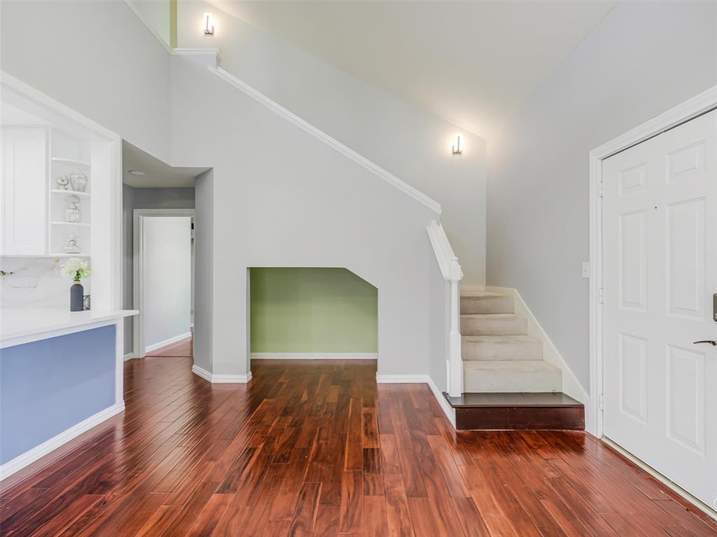 1716 East Parker Road Plano, TX 75074 - Photo 5 of 25 Open concept Living Area