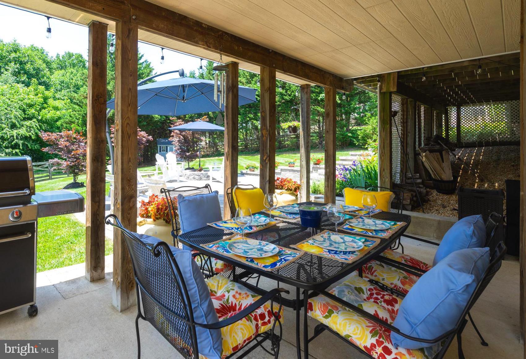 10810 Avonlea Ridge Place Damascus, MD 20872 - Photo 28 of 36 Covered outdoor dining.