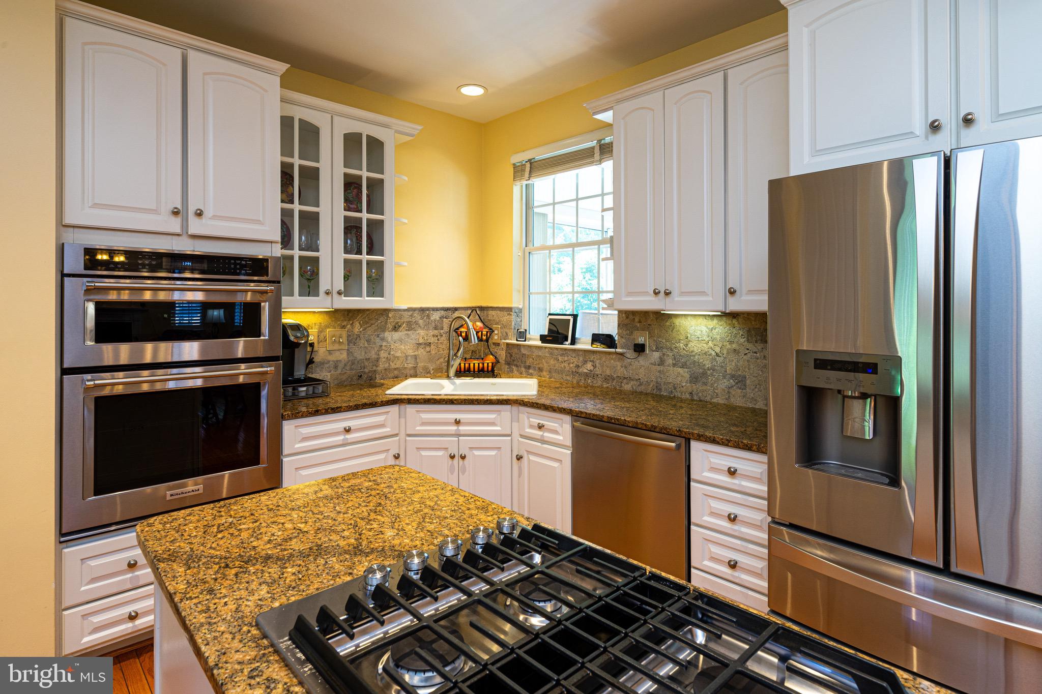 10810 Avonlea Ridge Place Damascus, MD 20872 - Photo 8 of 36 Appliances upgraded.