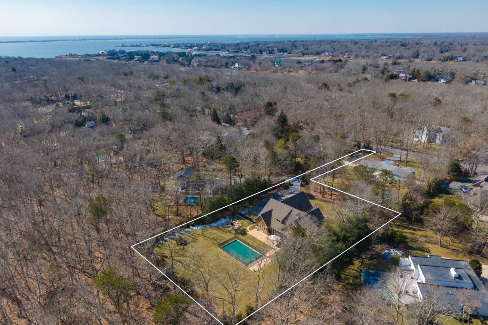 60 Jagger Lane Westhampton, NY 11977 - Photo 31 of 35 a view of a sky from a balcony