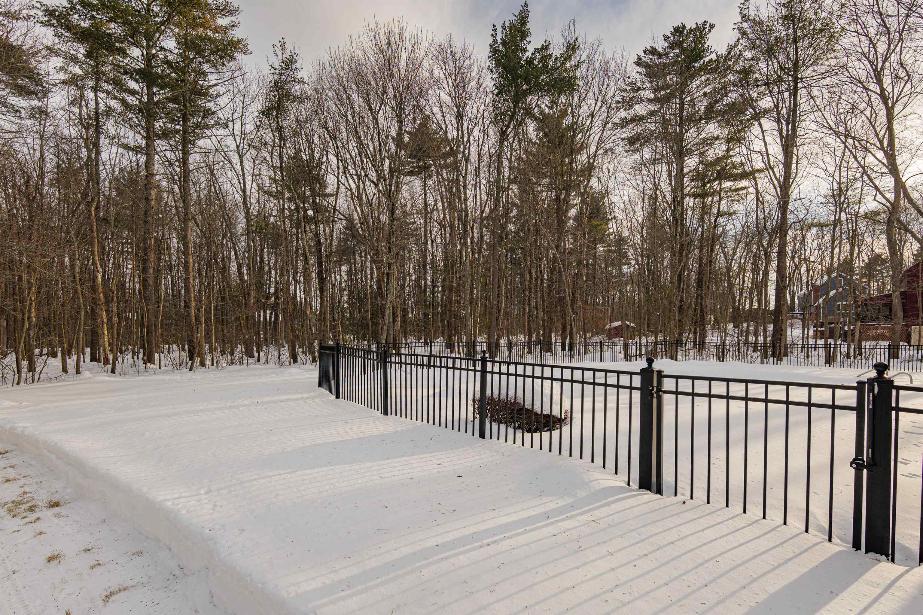 53 Munroe Drive Hampstead, NH 03826 - Photo 3 of 44