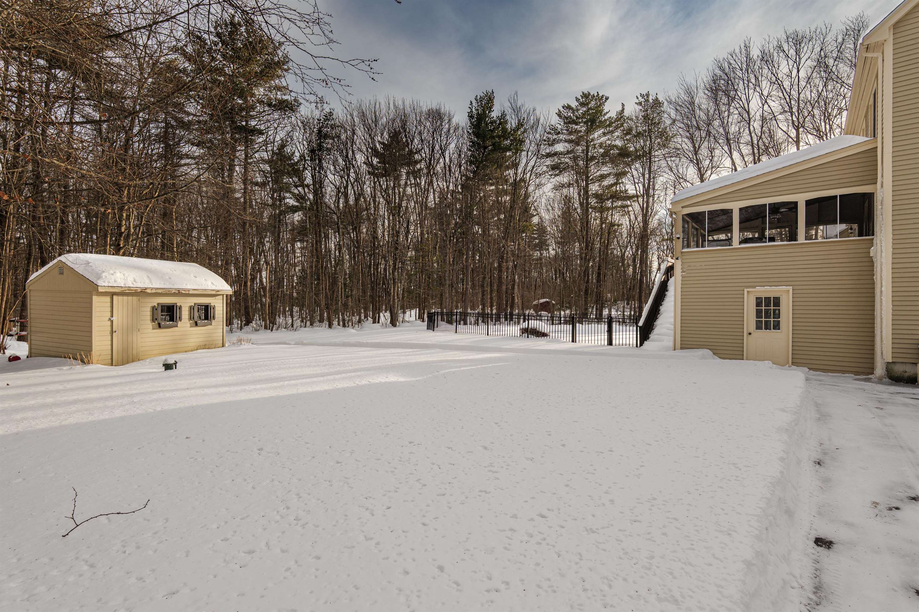 53 Munroe Drive Hampstead, NH 03826 - Photo 39 of 44