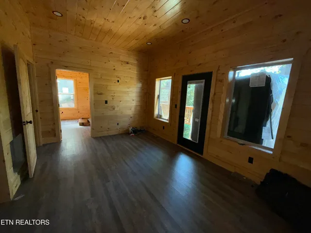 $1,099,900 | 775 Chickasaw Gap Way, Pigeon Forge, TN 37863