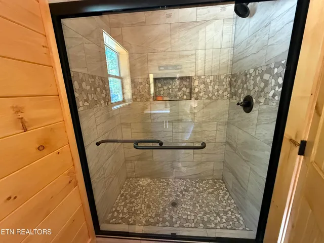 $1,099,900 | 775 Chickasaw Gap Way, Pigeon Forge, TN 37863