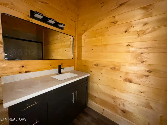 $1,099,900 | 775 Chickasaw Gap Way, Pigeon Forge, TN 37863