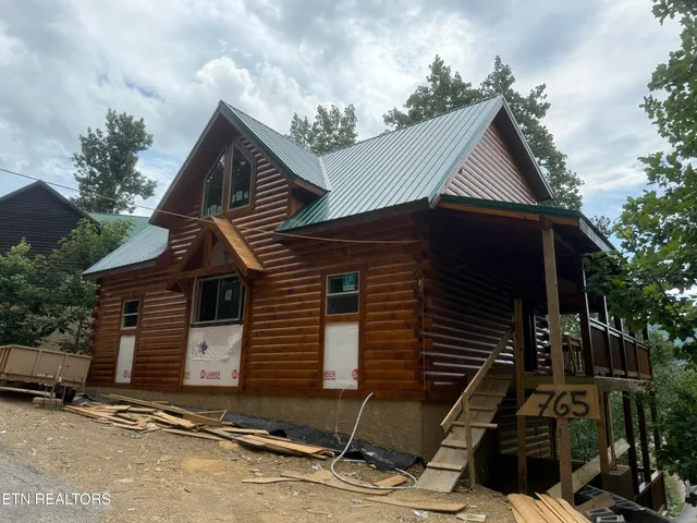 $1,099,900 | 775 Chickasaw Gap Way, Pigeon Forge, TN 37863