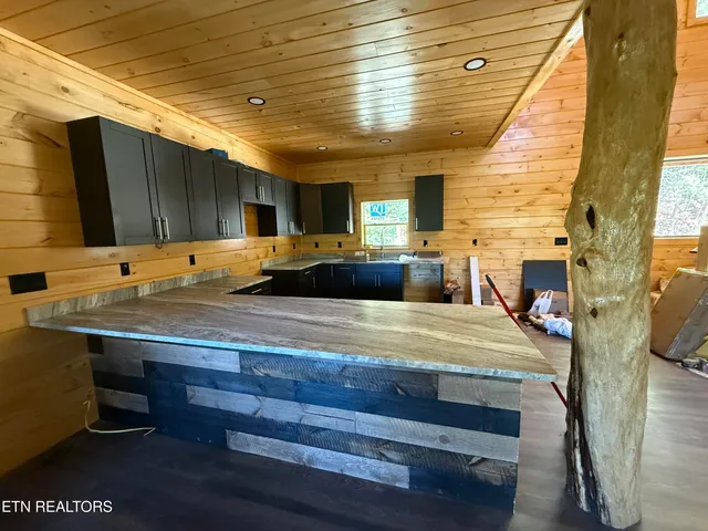 $1,099,900 | 775 Chickasaw Gap Way, Pigeon Forge, TN 37863