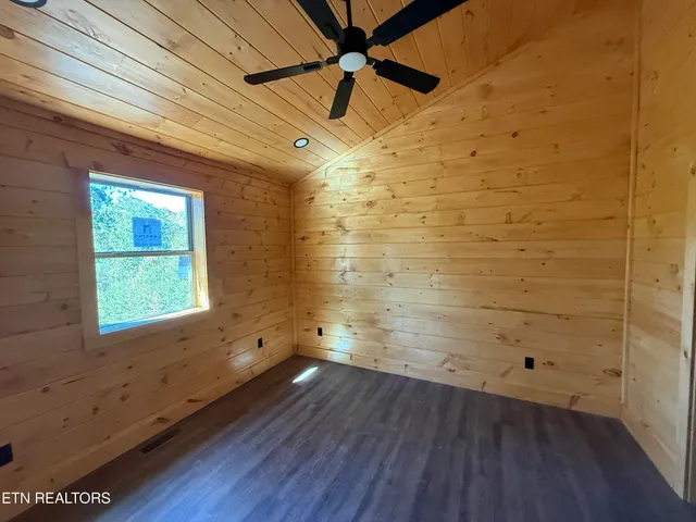 $1,099,900 | 775 Chickasaw Gap Way, Pigeon Forge, TN 37863