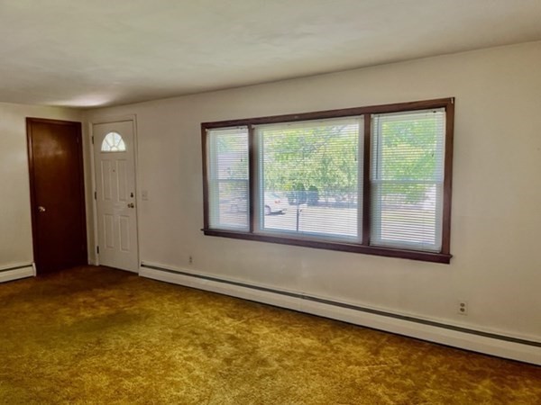 27 Warwick Road Chicopee, MA 01020 - Photo 13 of 38 Gallery Image 13