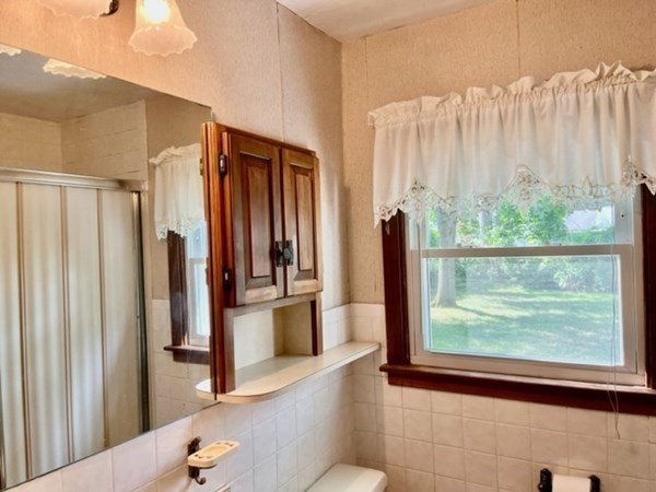 27 Warwick Road Chicopee, MA 01020 - Photo 15 of 38 Gallery Image 15