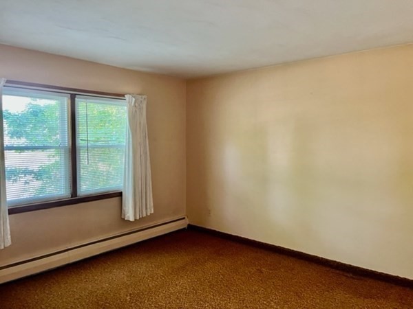 27 Warwick Road Chicopee, MA 01020 - Photo 18 of 38 Gallery Image 18