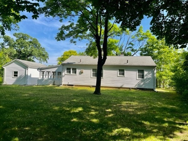 27 Warwick Road Chicopee, MA 01020 - Photo 32 of 38 Gallery Image 32