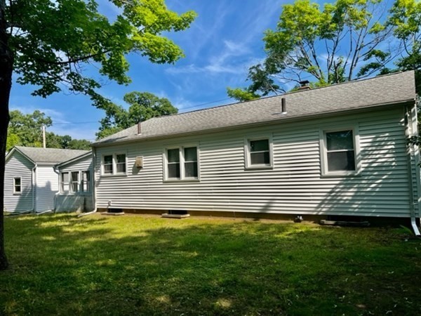 27 Warwick Road Chicopee, MA 01020 - Photo 33 of 38 Gallery Image 33