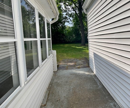 27 Warwick Road Chicopee, MA 01020 - Photo 34 of 38 Gallery Image 34