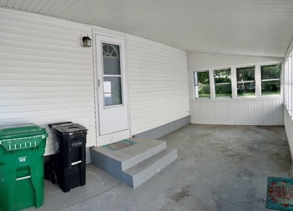 27 Warwick Road Chicopee, MA 01020 - Photo 4 of 38 Gallery Image 4