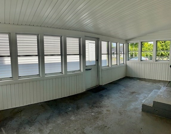 27 Warwick Road Chicopee, MA 01020 - Photo 5 of 38 Gallery Image 5