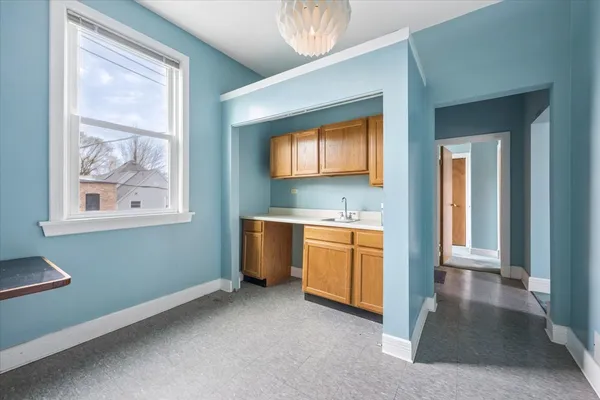 $900,000 | 2149 West Eastwood Avenue, Chicago, IL 60625