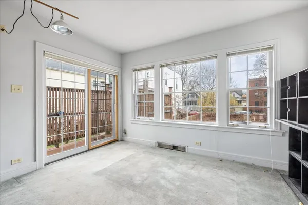 $900,000 | 2149 West Eastwood Avenue, Chicago, IL 60625