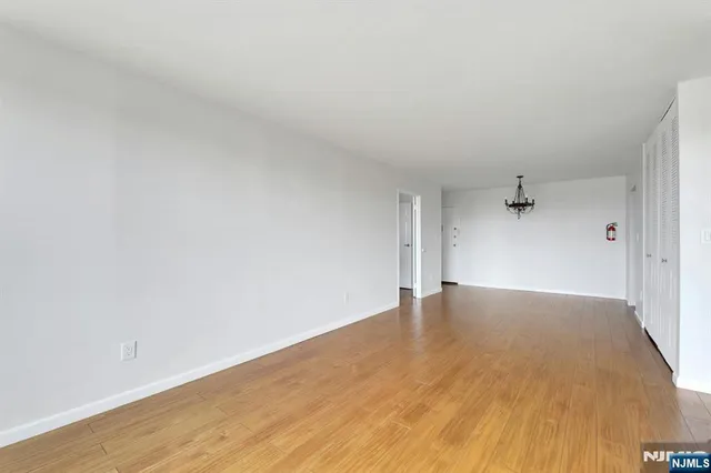 $3,100 | 9019 Wall Street, Unit 6B, North Bergen, NJ 07047