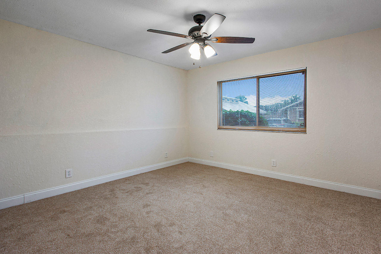 261 Maplecrest Circle Jupiter, FL 33458 - Photo 12 of 28 004-261MapleCrestCir-Jupiter-FL-small