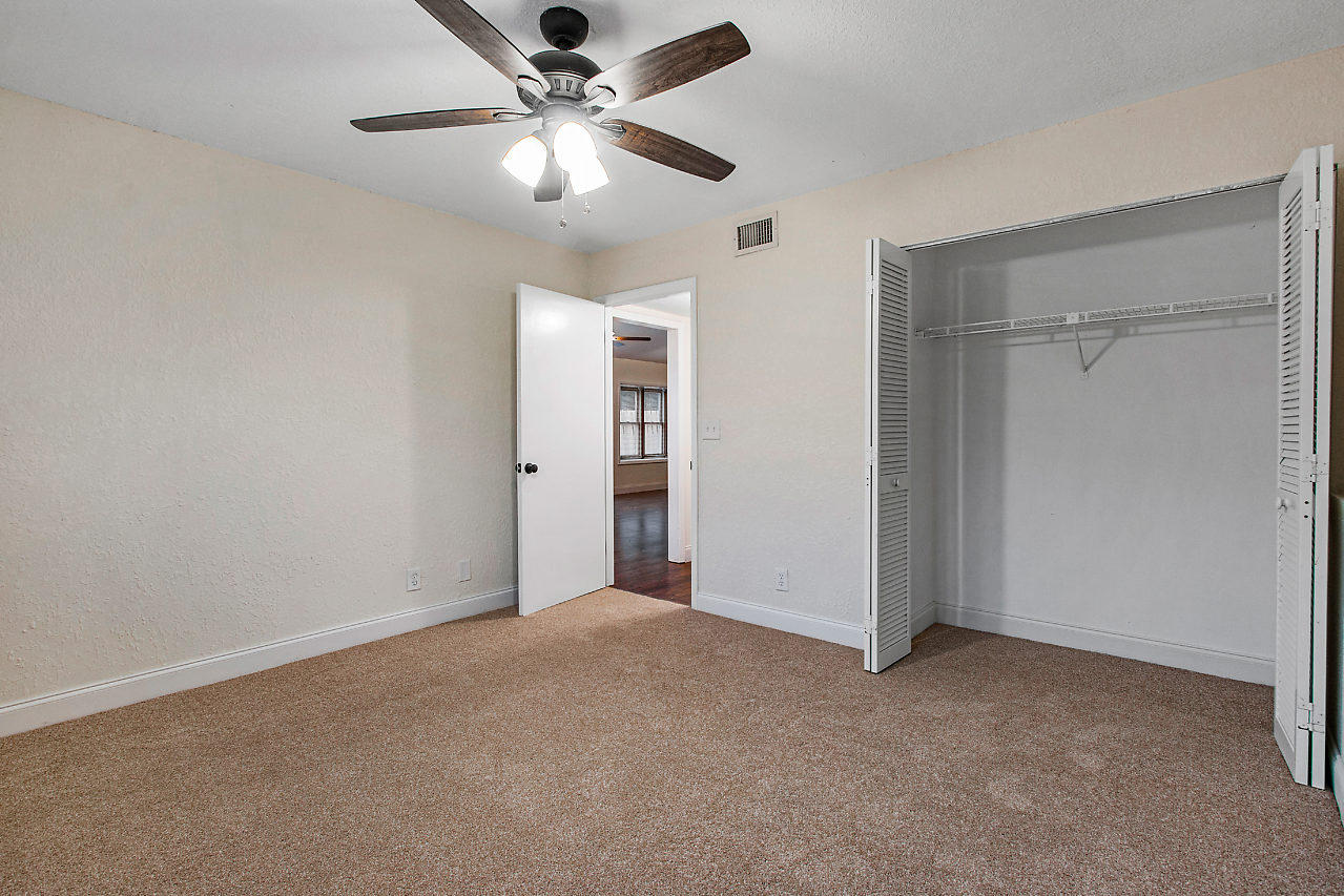 261 Maplecrest Circle Jupiter, FL 33458 - Photo 13 of 28 005-261MapleCrestCir-Jupiter-FL-small