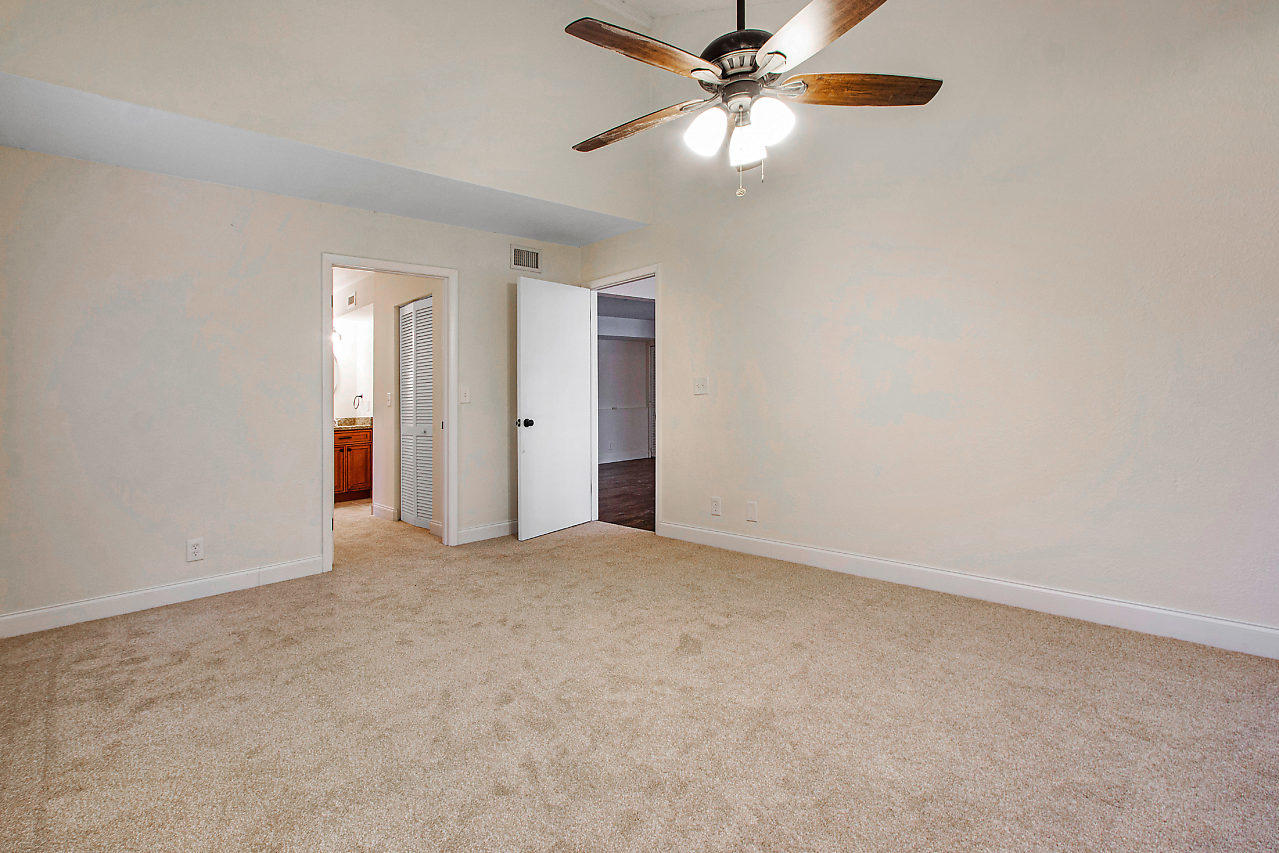 261 Maplecrest Circle Jupiter, FL 33458 - Photo 14 of 28 017-261MapleCrestCir-Jupiter-FL-small