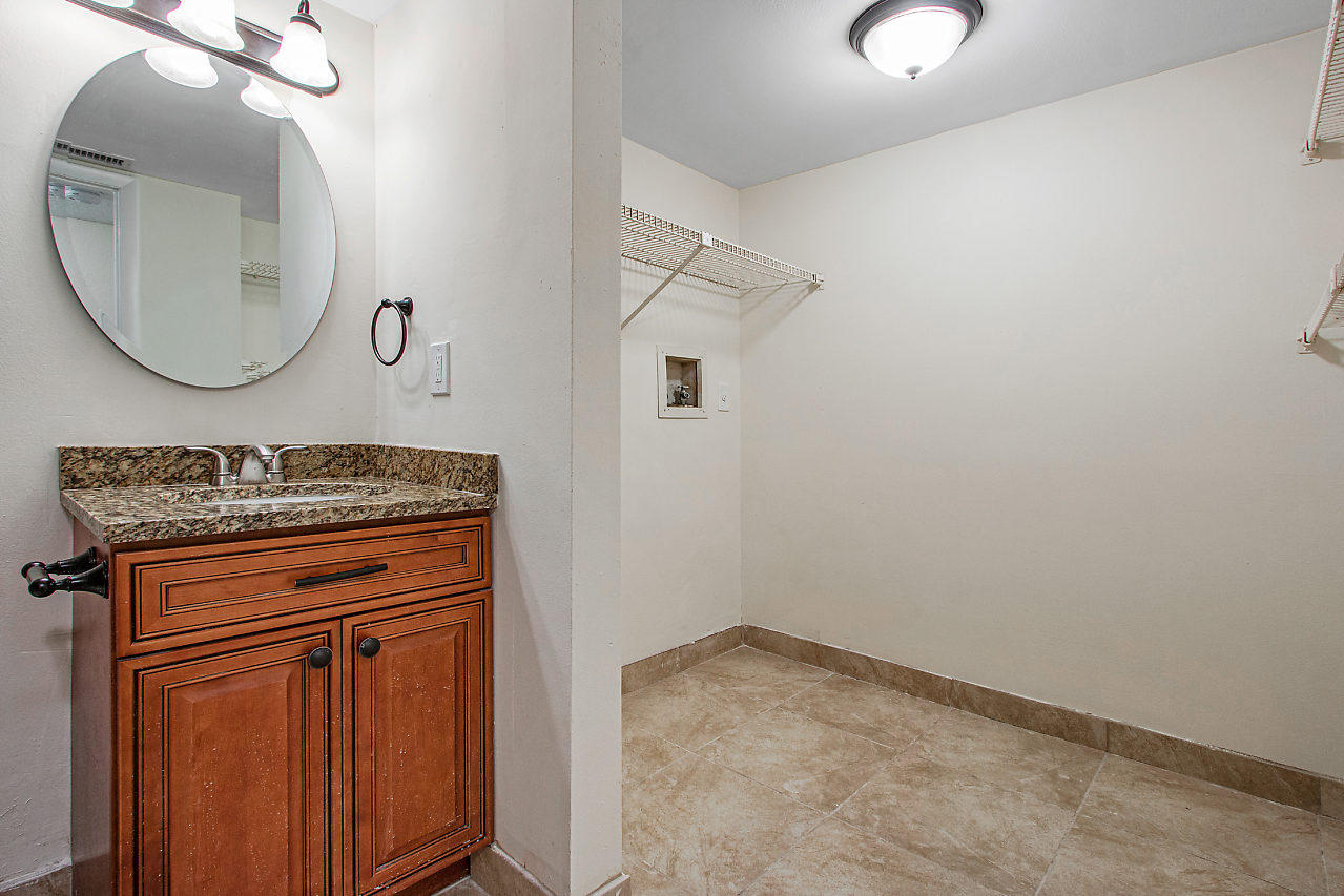 261 Maplecrest Circle Jupiter, FL 33458 - Photo 18 of 28 006-261MapleCrestCir-Jupiter-FL-small