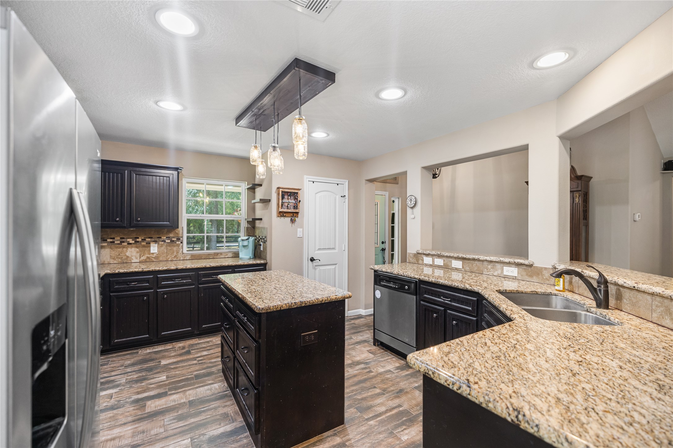 8997 Hickory Road Plantersville, TX 77363 - Photo 10 of 31