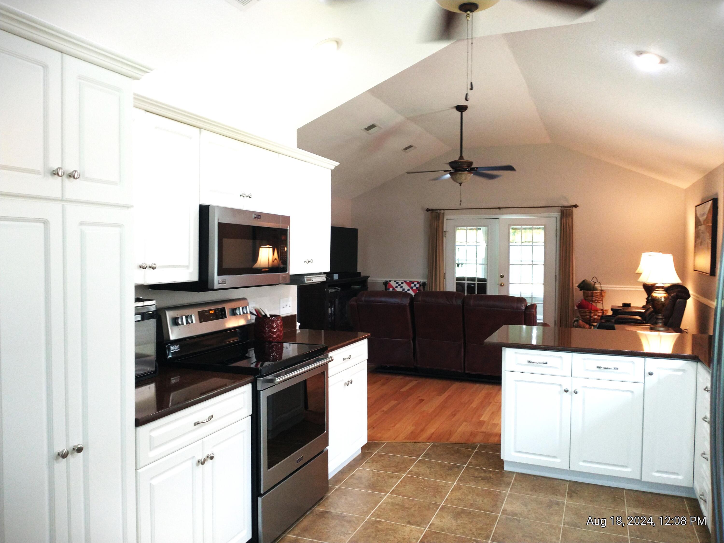 87 Ridge Lake Drive Manning, SC 29102 - Photo 21 of 47 kitchen2