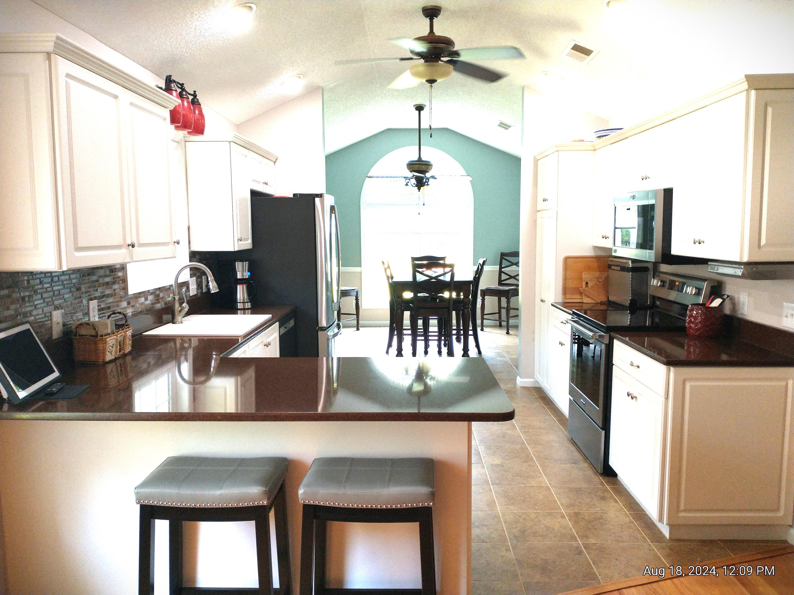 87 Ridge Lake Drive Manning, SC 29102 - Photo 23 of 47 Kitchen DR