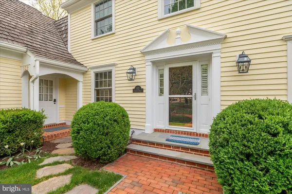 $1,099,000 | 132 Upshire Circle, Gaithersburg, MD 20878